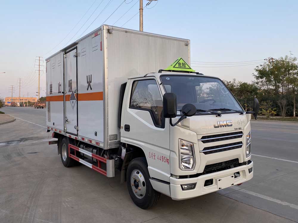 楚勝牌CSC5040XZWJ6型雜項(xiàng)危險(xiǎn)物品廂式運(yùn)輸車