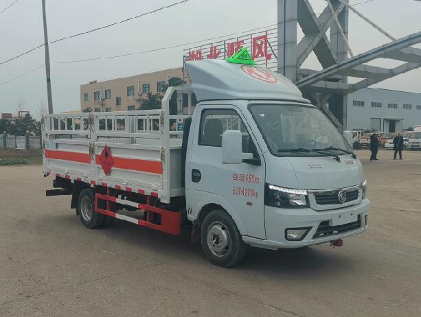 順風(fēng)智造牌SFZ5045TQPE6型氣瓶運(yùn)輸車